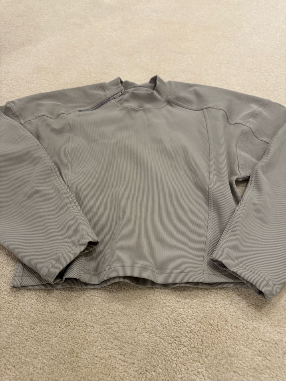 lululemon athletica women's long sleeve pullover in muted gray